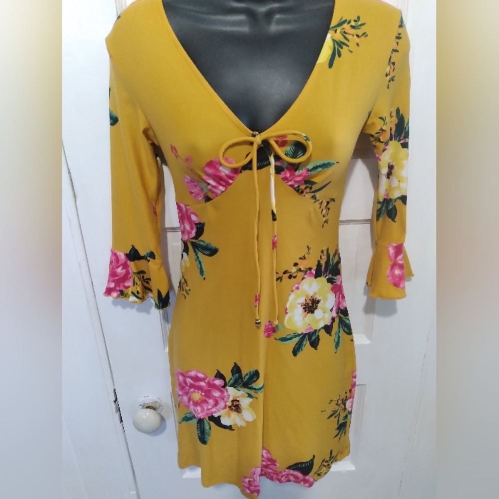 ❤️SALE ITEM Light weight mini dress - Picture 1 of 7